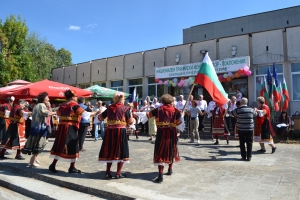 Бургазлии участваха в националния тракийски женски  събор-поклонение в с. Аврен